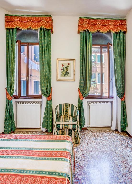 Ca' Derai Apartment Venice Room photo